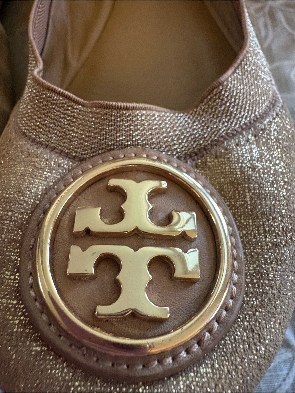 Tory Burch Gold Metallic Leather Ballet Flats Logo Medallion 9.5M - Picture 3 of 10